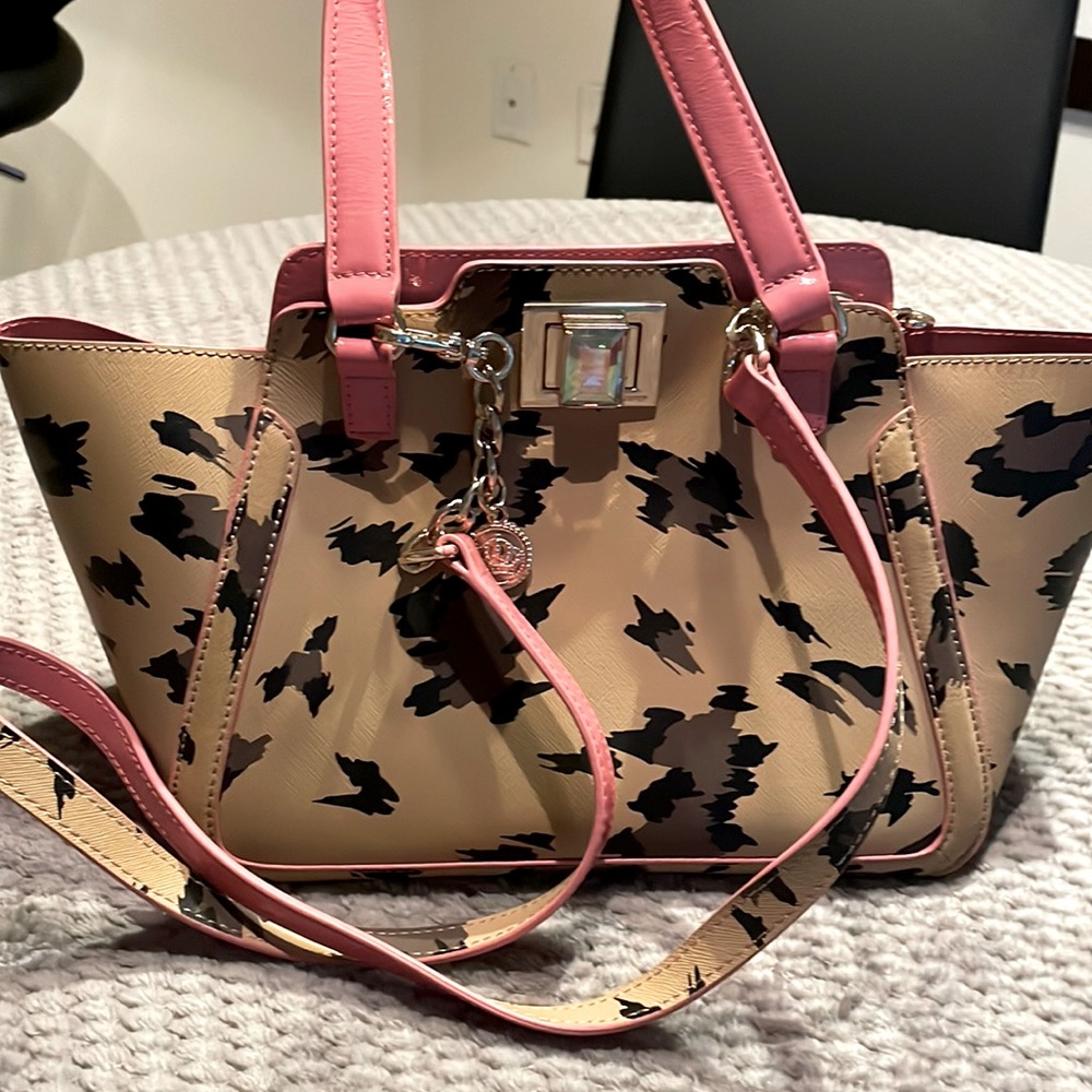 Juicy Couture Chestnut Stat Satchel NWT few time used very new looking